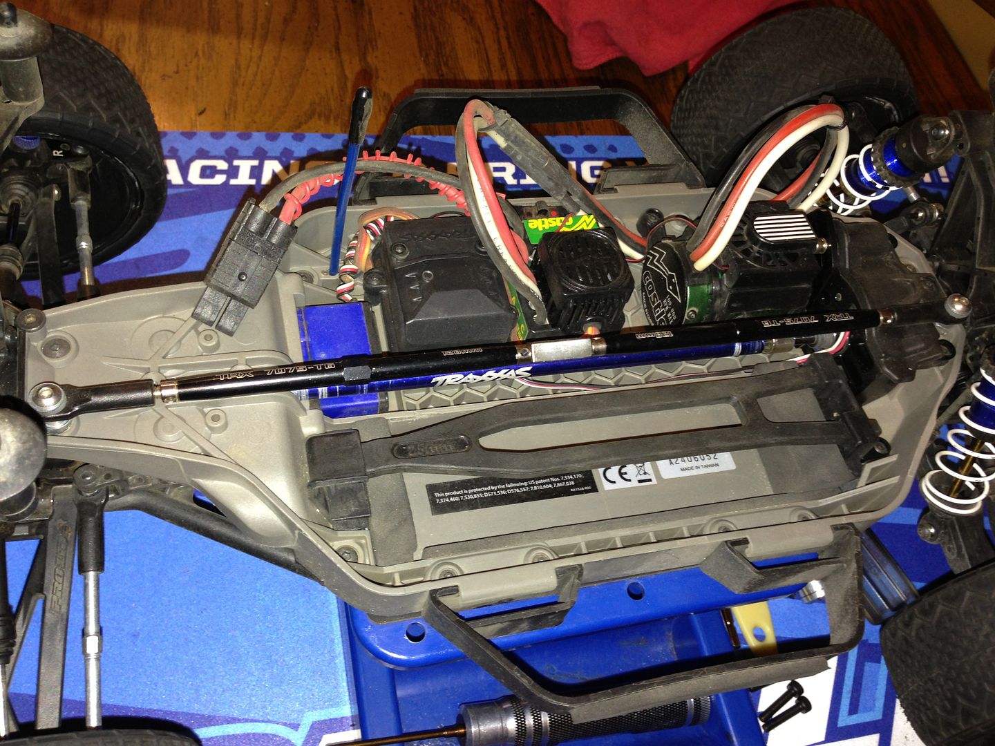 traxxas slash 4x4 chassis brace