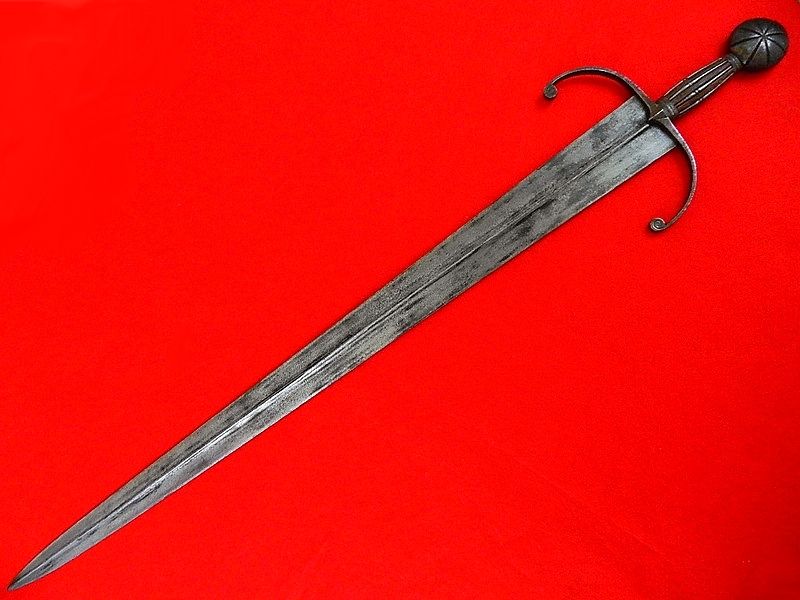 oakeshott-type-xv-sword-from-italy-3.jpg