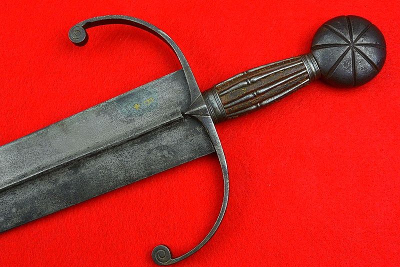 oakeshott-type-xv-sword-from-italy-4.jpg