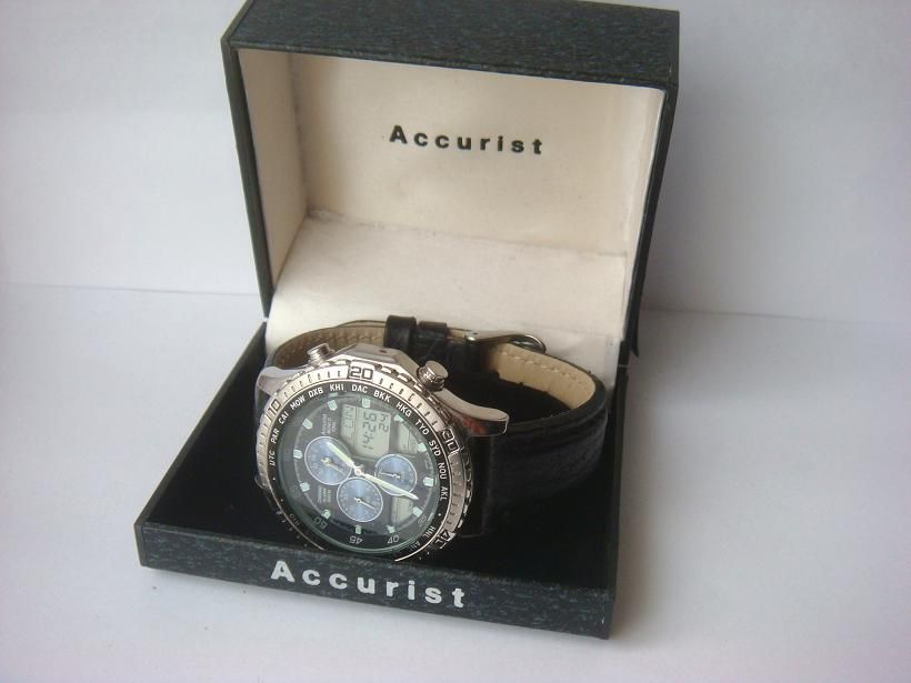 accurist world timer