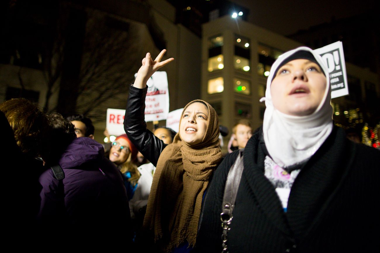  photo 2017_01_29 Westlake refugee protest-4_zpsidpmv4la.jpg