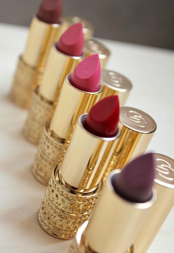  photo oriflame-giordani-gold-review-lipsticks_zps6hayrnln.png