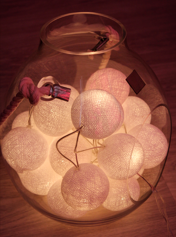  photo cotton-balls-lights-slinger-sfeerverlichting-katoenen-bollen-lichtjes_zpse6d71472.png