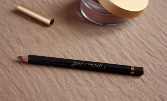  photo jane-iredale-review-make-up-producten-pencil-oogpotlood-basic-brown-crayon_zps41b7a33c.png