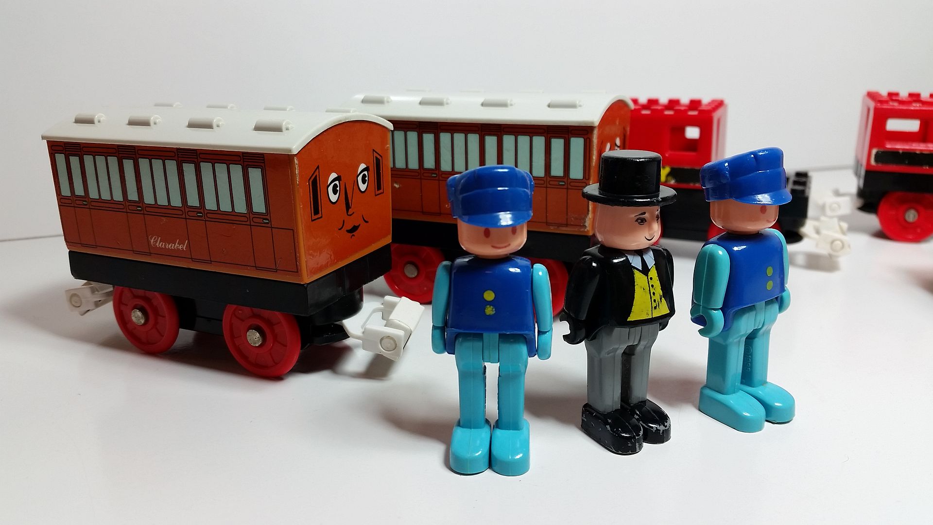 thomas the train magnetic cars